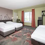 Hwest Hotel 3*