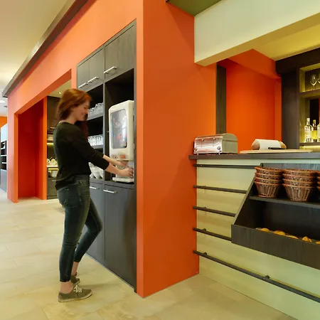 هويست هول ان تيرول