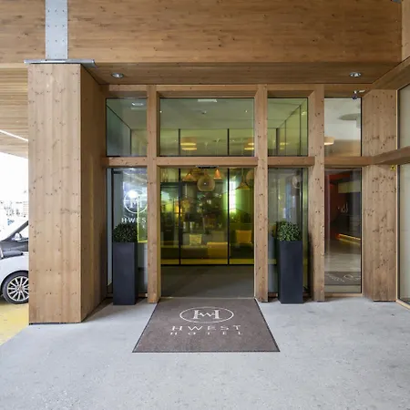 Hwest Hall in Tirol