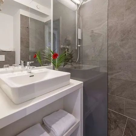 Hwest Hotell 3*