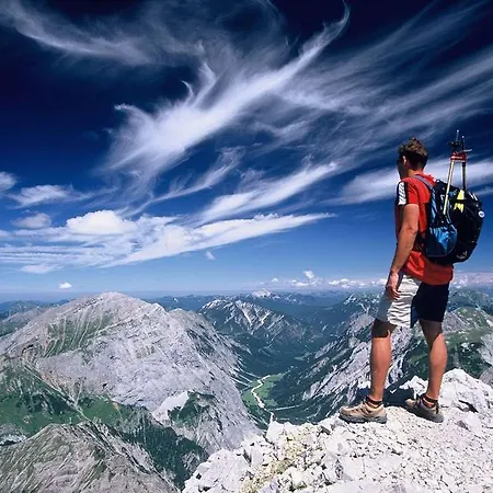 Hwest 3* Hall in Tirol