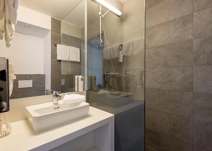 هويست هول ان تيرول