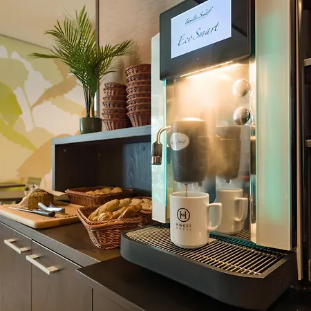 Ξενοδοχείο Hwest